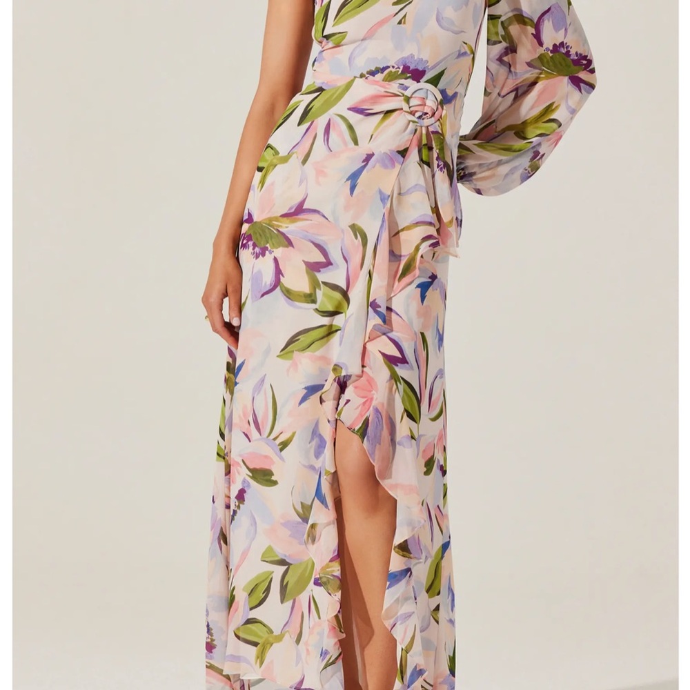 Astr One-Shoulder Floral Dress in Pink and Purple - Picture 8 of 14